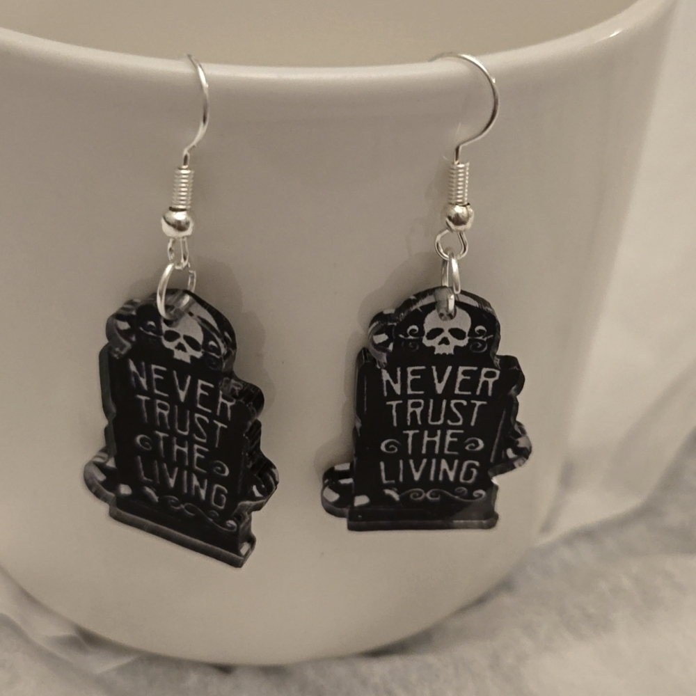 3 /$15 New Halloween Never Trust The Living Beetlejuice Inspired Earrings